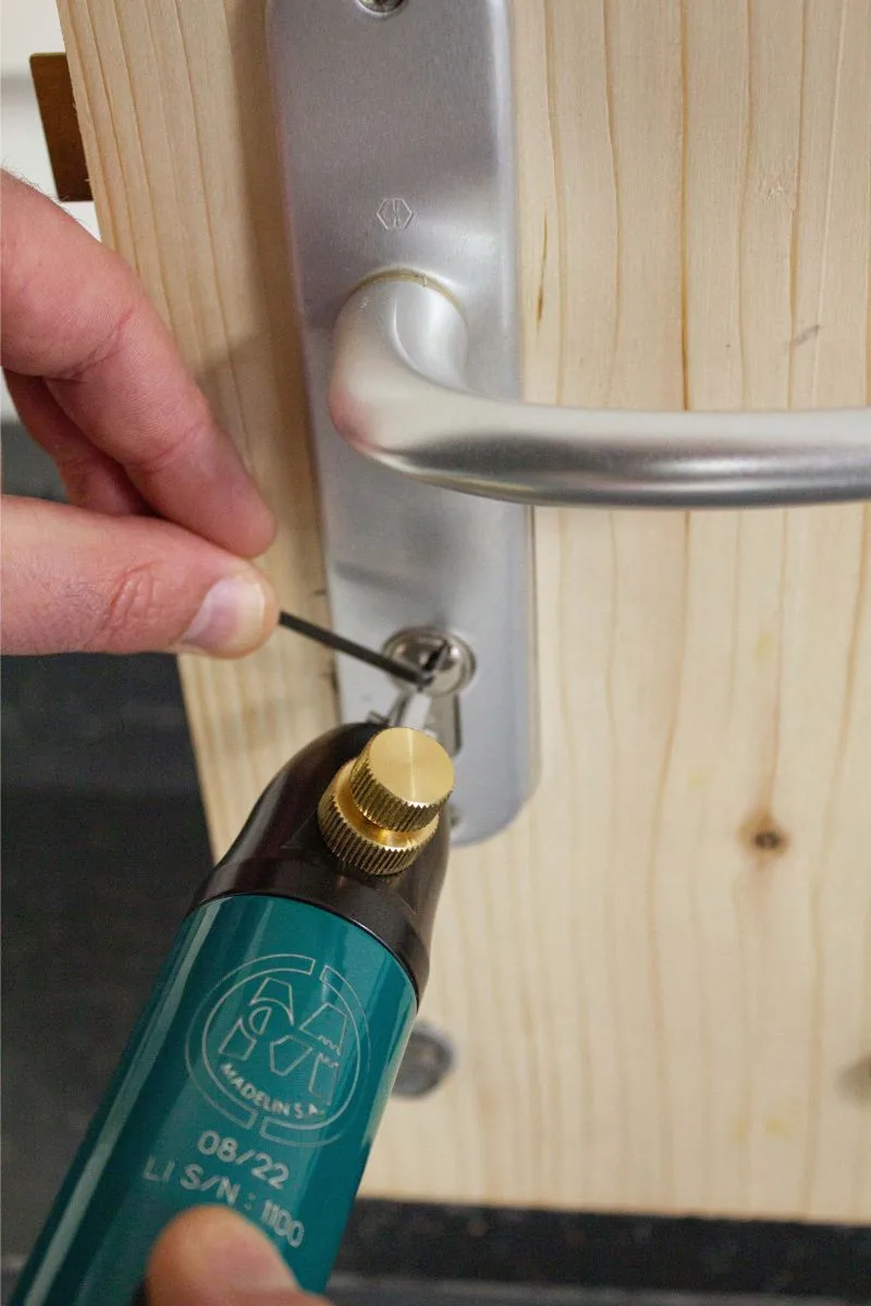 Ouverture fine de porte, sans dégât par AMG Serrurerie