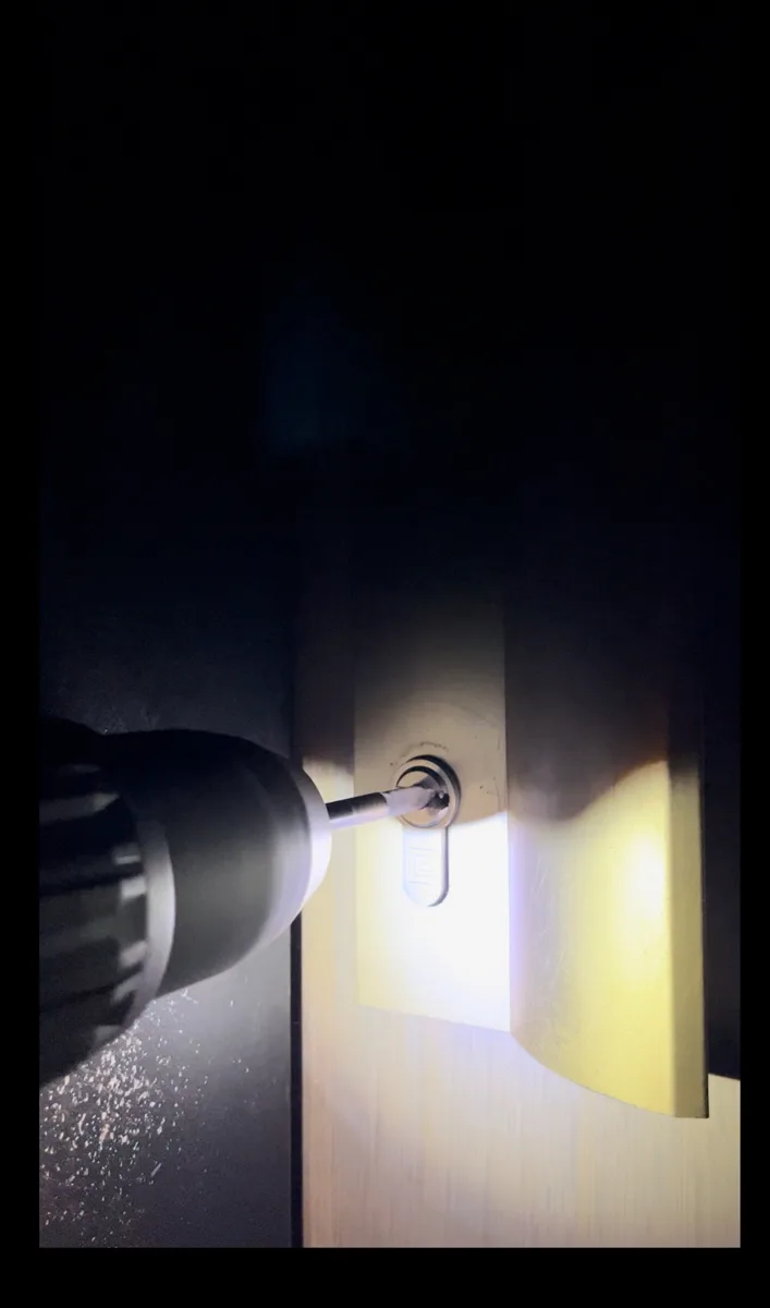 Intervention nocturne sur cylindre — dépannage 24h/24 par AMG Serrurerie