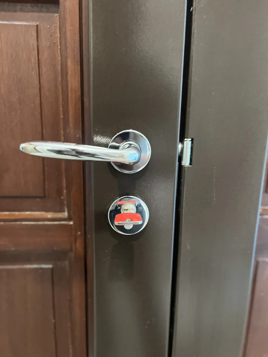 Porte blindée avec verrou de condamnation par AMG Serrurerie
