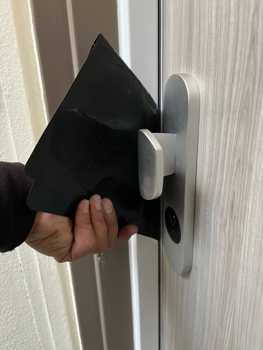Réglage d'une serrure multipoints en intervention par AMG Serrurerie